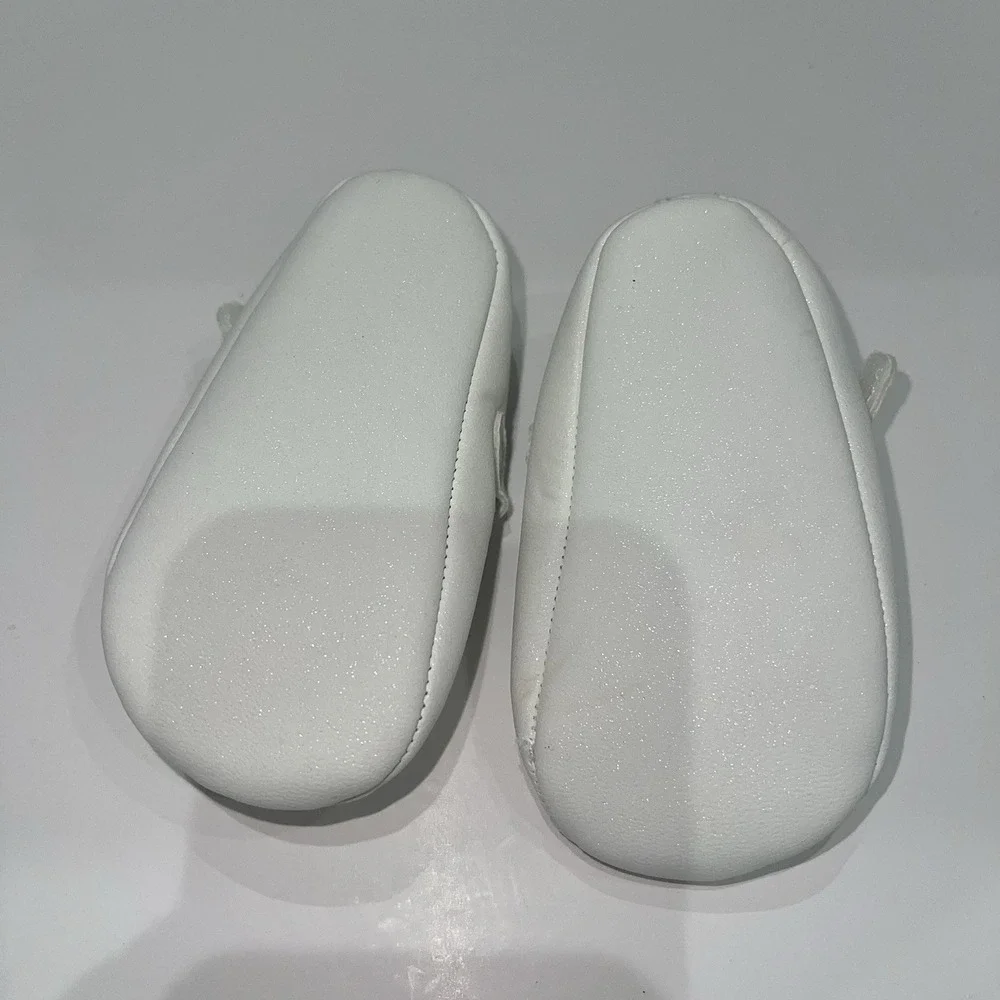 Carters Mary Jane Baby Shoes Soft Sole Size 3-6 Months